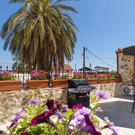 Wood And Stone Apartment Tsikalaria  Екстериор снимка