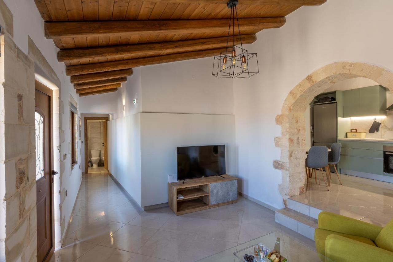 Wood And Stone Apartment Tsikalaria  Екстериор снимка