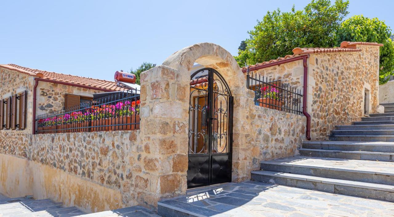 Wood And Stone Apartment Tsikalaria  Екстериор снимка