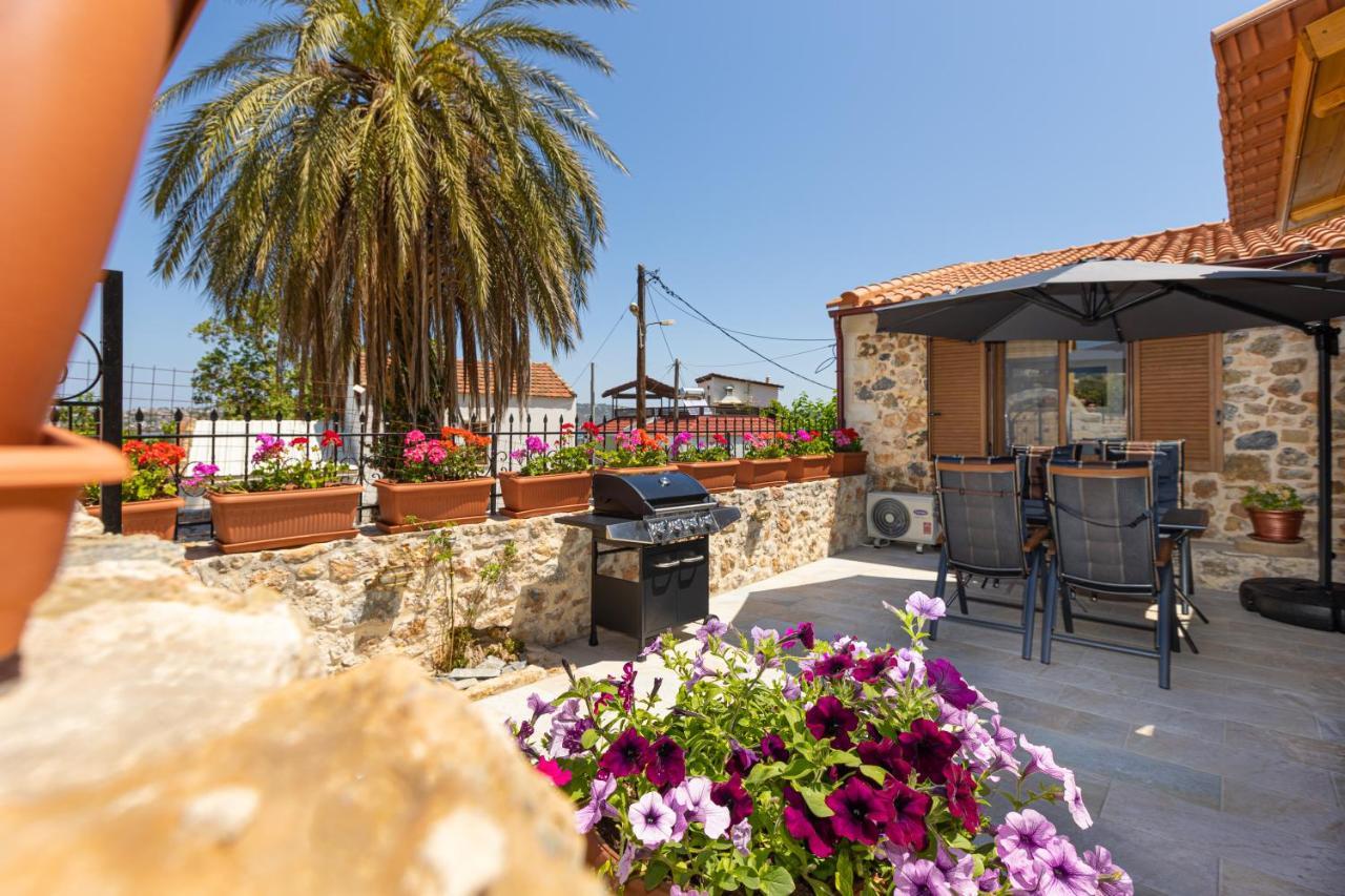 Wood And Stone Apartment Tsikalaria  Екстериор снимка
