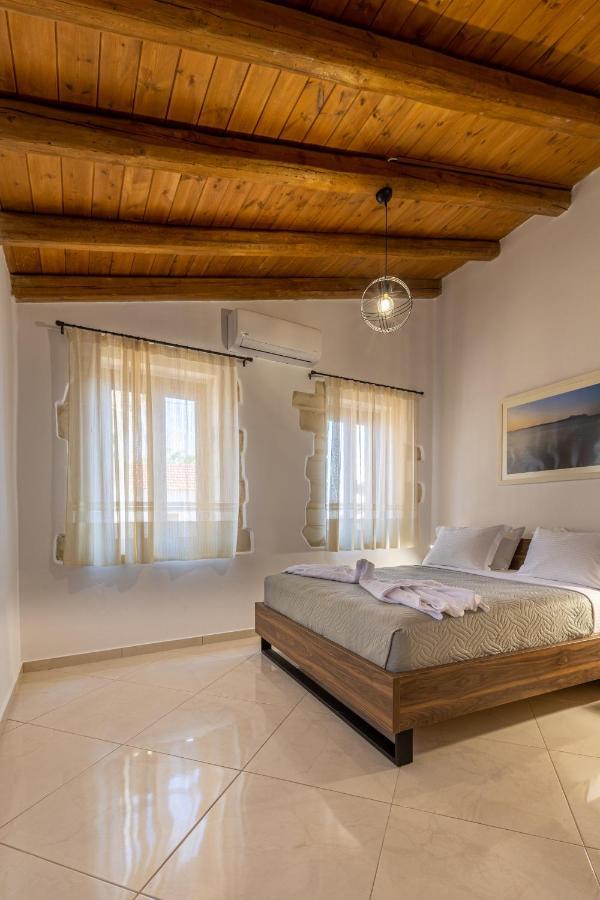 Wood And Stone Apartment Tsikalaria  Екстериор снимка