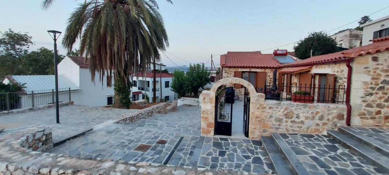 Wood And Stone Apartment Tsikalaria  Екстериор снимка