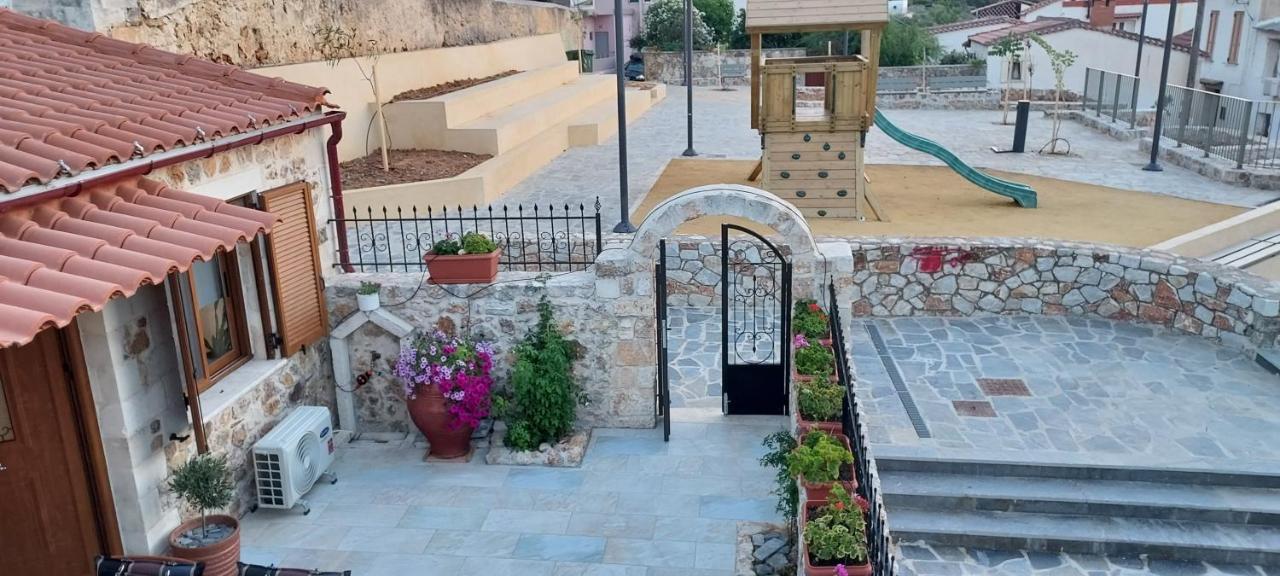 Wood And Stone Apartment Tsikalaria  Екстериор снимка